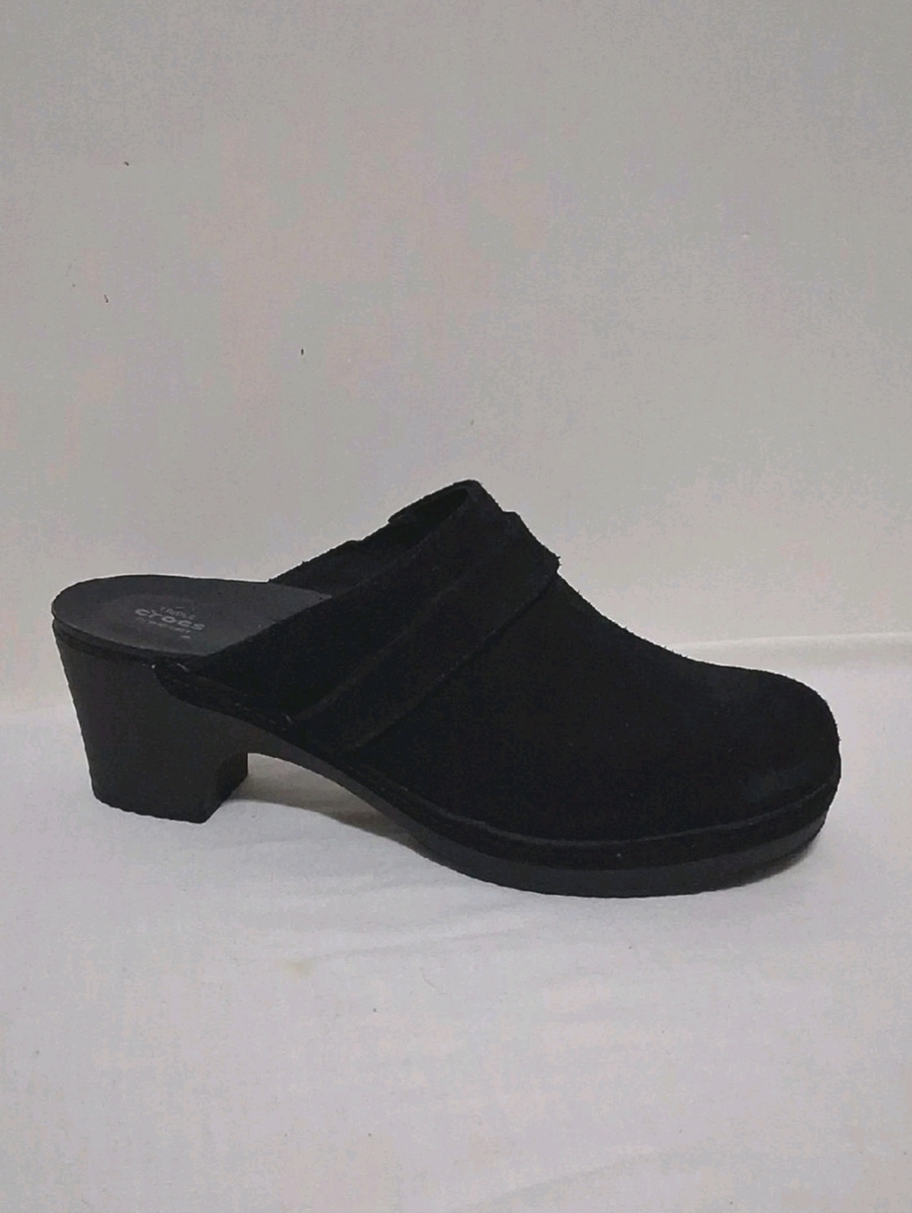 Crocs Sarah Black Suede Clog Mule Block Heel Comfort Minimalist Normcore US 9
